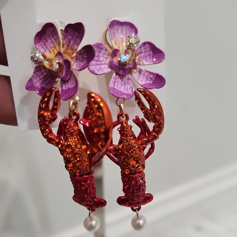 🦞▪️Betsey Johnson▪️ Rhinestone Lobster Necklace  and Earring Bundle Set